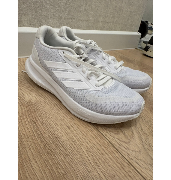 Кроссовки • adidas • Белый