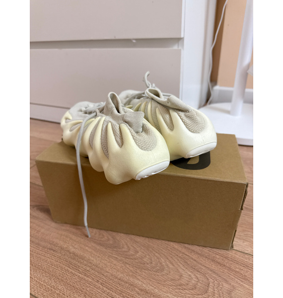Кроссовки • Yeezy • Белый