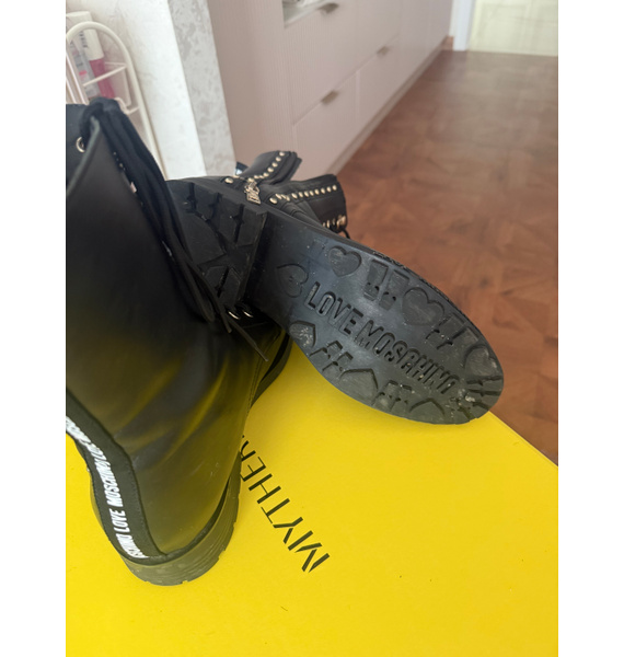 Ботинки • Love Moschino • Черный