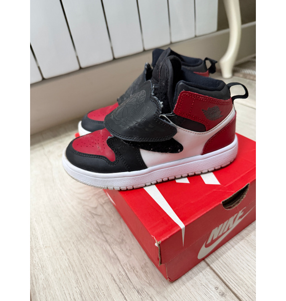 Кроссовки • Nike • Красный