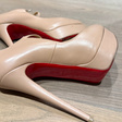 Туфли • Christian Louboutin • Бежевый