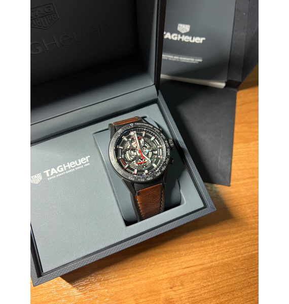 Часы • TAG Heuer • Черный