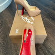 Туфли • Christian Louboutin • Кремовый