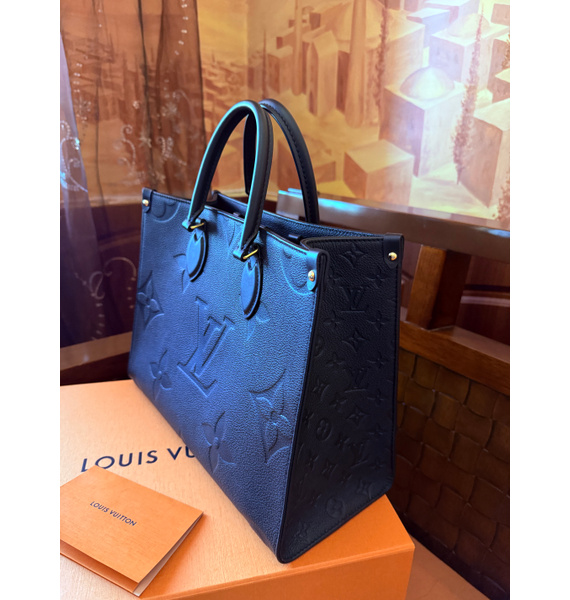 Сумка • Louis Vuitton • Черный
