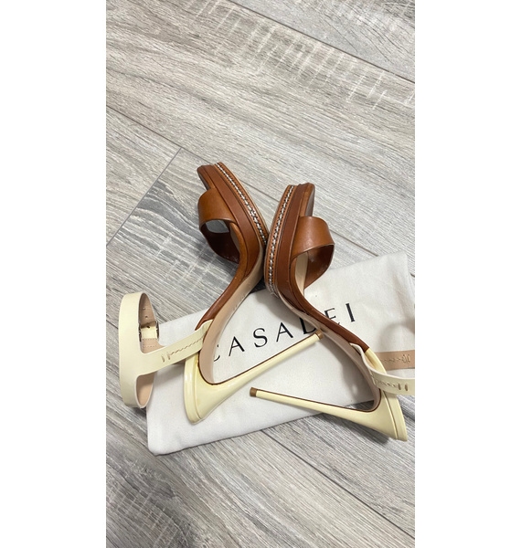 Босоножки • Casadei • Бежевый