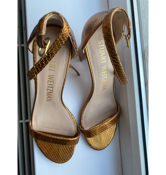 Босоножки • Stuart Weitzman • Золотой