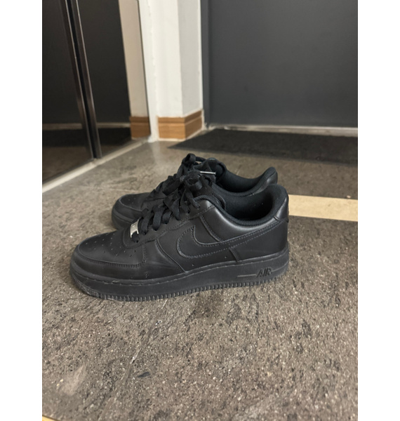 Кроссовки • Nike • Черный