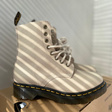 Ботинки • Dr. Martens • Бежевый