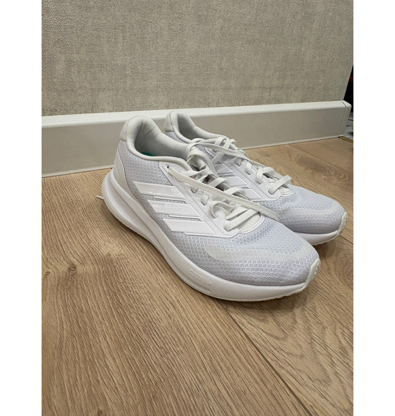 Кроссовки • adidas • Белый