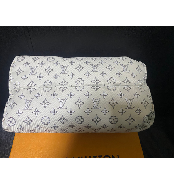 Подушка наполнитель • Louis Vuitton • Другое