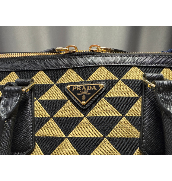 Сумка • Prada • Черный