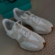 Кроссовки • New Balance • Бежевый