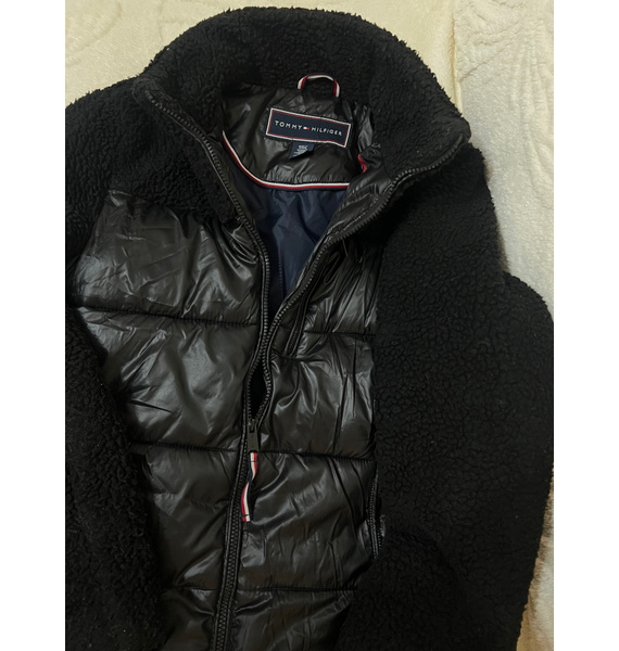 Куртка • Tommy Hilfiger • Черный