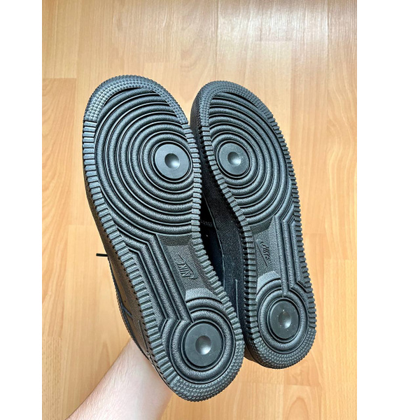 Кроссовки • Nike • Черный