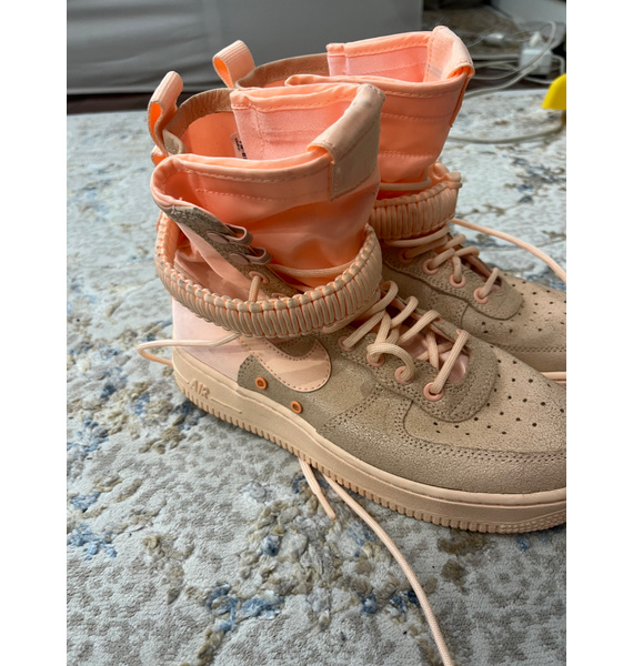 Кроссовки • Nike • Розовый