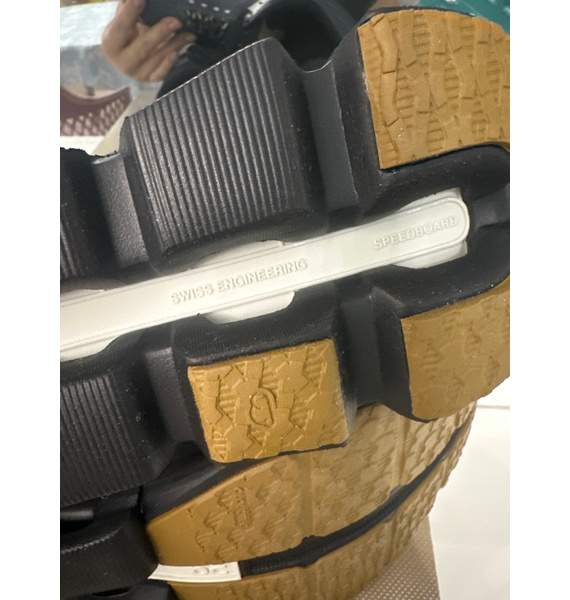 Кроссовки • On Running • Серый