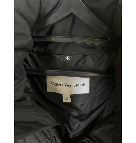Пуховик • Calvin Klein Jeans • Черный
