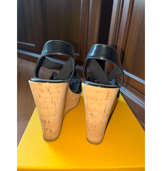 Босоножки • Fendi • Черный
