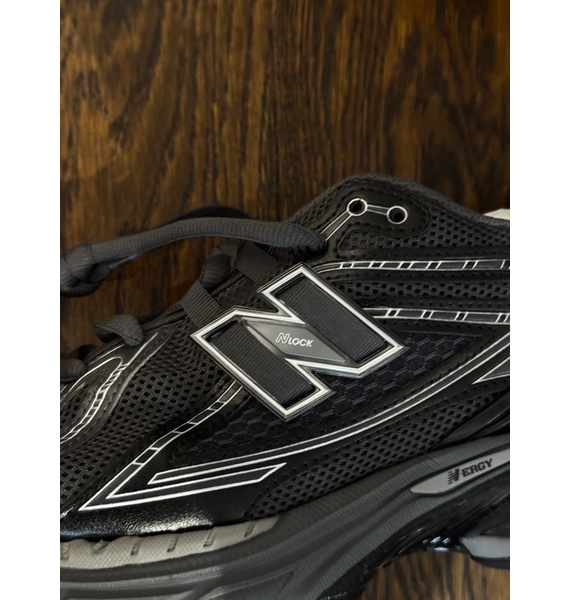 Кроссовки • New Balance • Черный