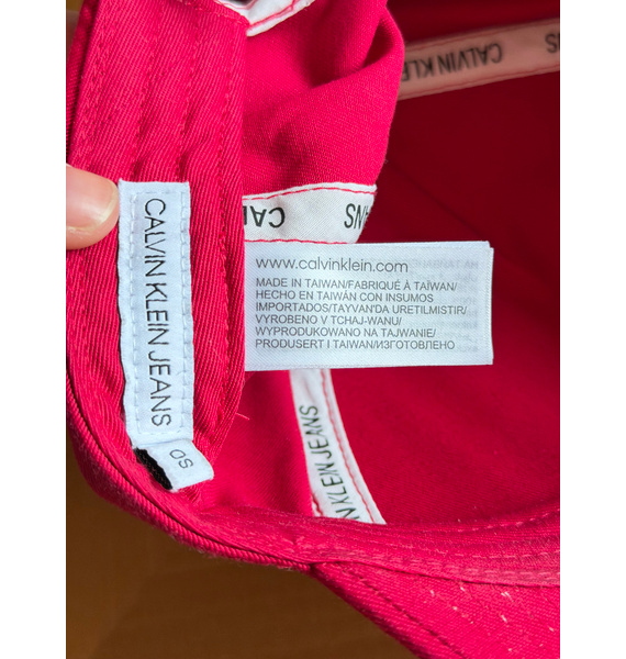 Кепка • Calvin Klein Jeans • Фуксия