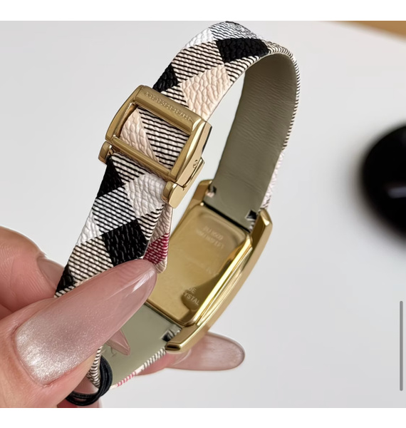 Часы • Burberry • Бежевый