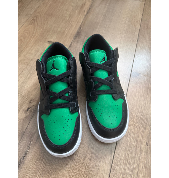 Кроссовки • Nike • Зеленый