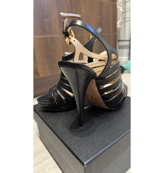 Босоножки • Prada • Черный