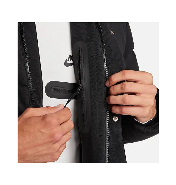 Куртка • Nike • Черный