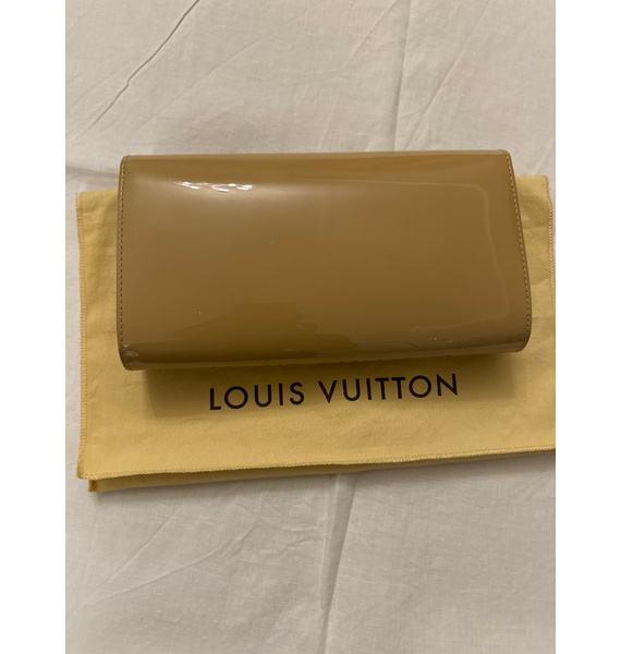 Клатч • Louis Vuitton • Кремовый