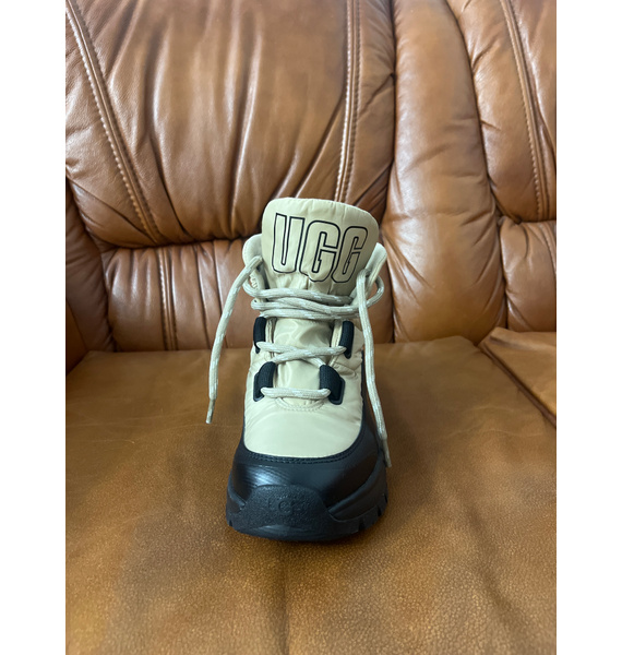 Ботинки • UGG • Бежевый