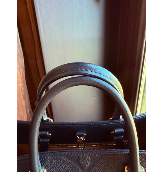 Сумка • Louis Vuitton • Черный