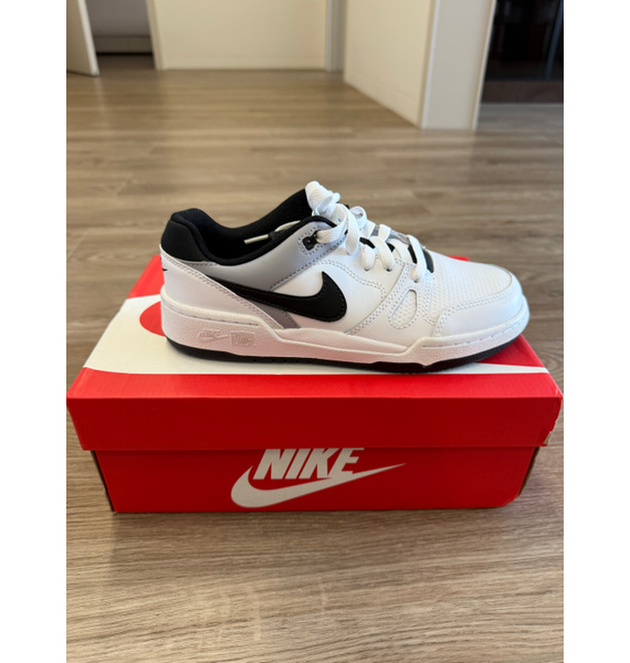 Кроссовки • Nike • Белый