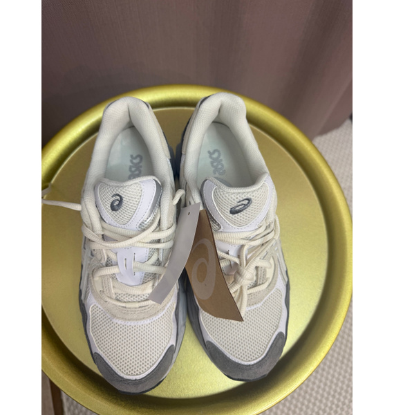 Кроссовки • ASICS • Белый