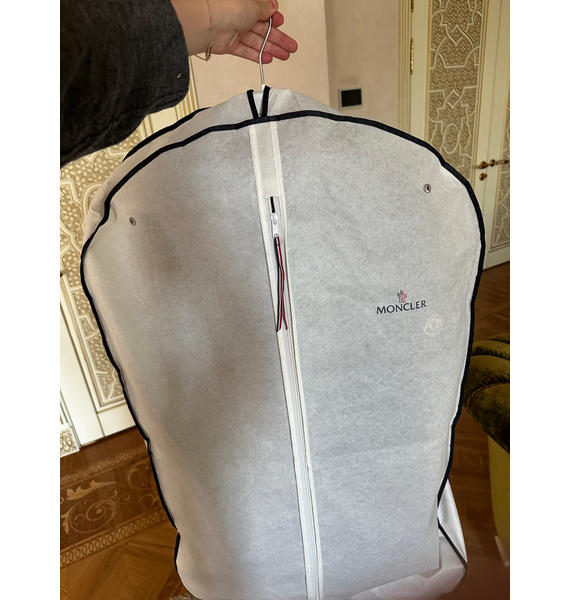 Пуховик • Moncler • Черный