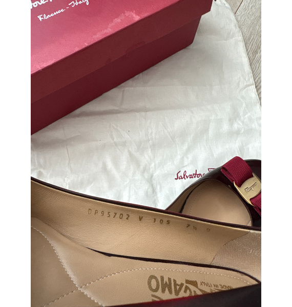 Балетки • Salvatore Ferragamo • Бордовый