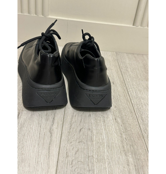Дерби • Prada • Черный