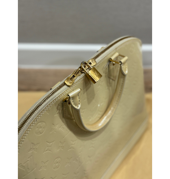 Сумка • Louis Vuitton • Бежевый