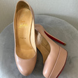Туфли • Christian Louboutin • Бежевый