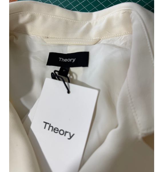 Плащ • Theory • Молочный