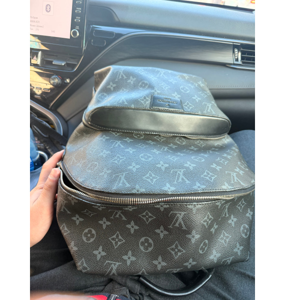 Рюкзак • Louis Vuitton • Черный