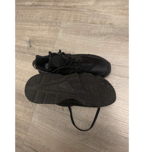 Кроссовки • Nike • Черный