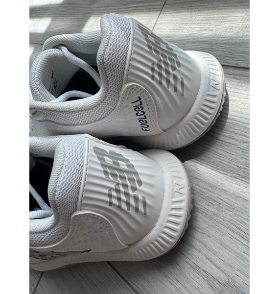 Кроссовки • New Balance • Белый