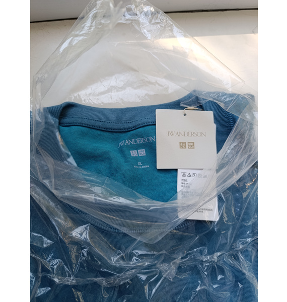 Футболка • UNIQLO x JW Anderson • Голубой