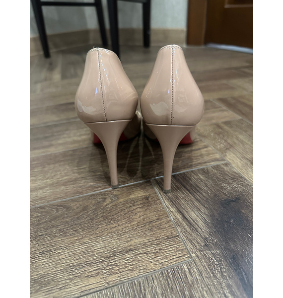 Туфли • Christian Louboutin • Бежевый