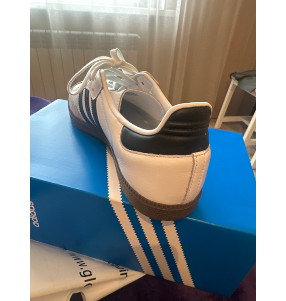 Кроссовки • adidas • Белый