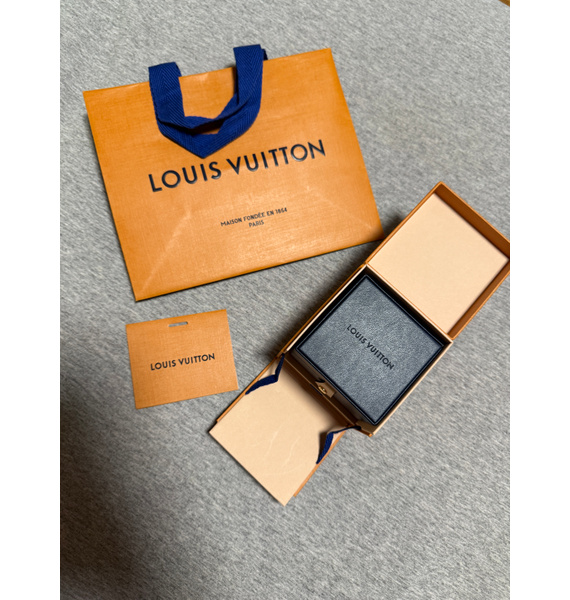 Серьги • Louis Vuitton • Белый