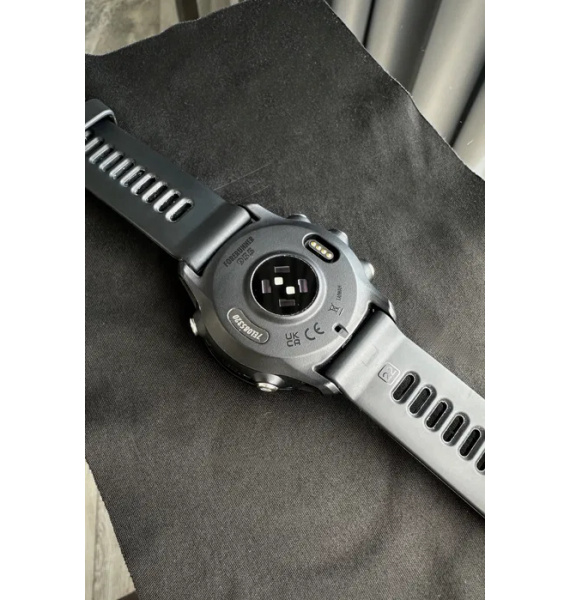 Часы • Garmin • Черный