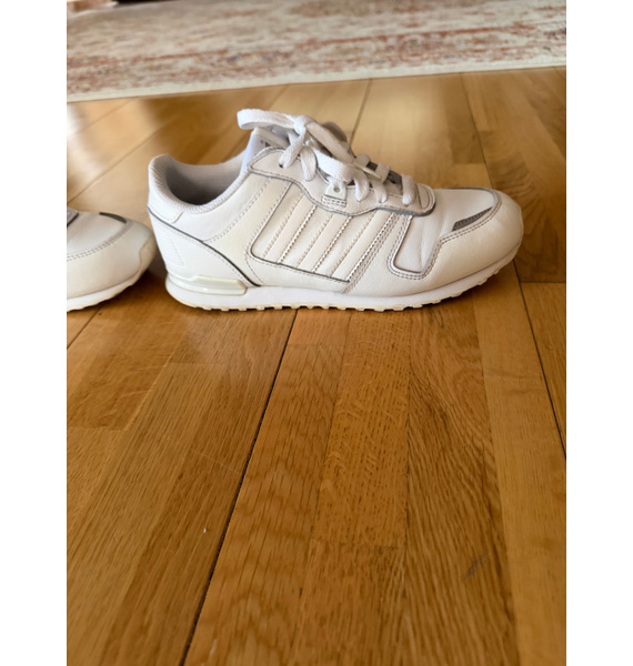 Кроссовки • adidas • Белый