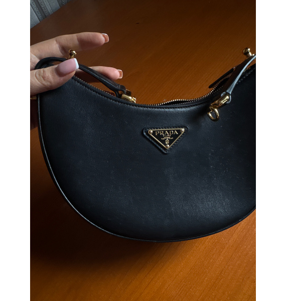 Сумка • Prada • Черный