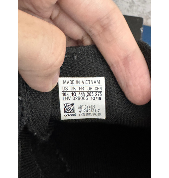 Кроссовки • adidas • Черный